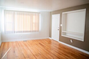 8206 Old Harford Rd, Unit 1 in Parkville, MD - Building Photo