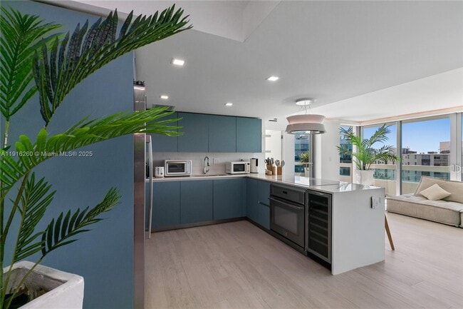 1025 92nd St in Bay Harbor Islands, FL - Building Photo - Building Photo