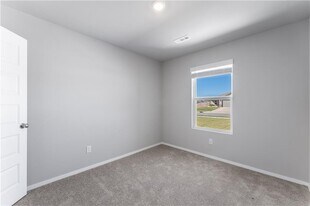 2111 E Annette Dr in Siloam Springs, AR - Building Photo