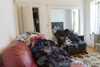 137 Park Dr, Unit 26 in Boston, MA - Foto de edificio - Building Photo