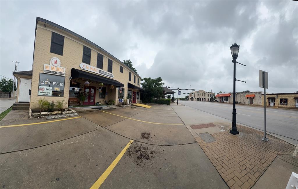 106 S Mays St in Round Rock, TX - Building Photo