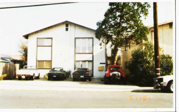 141 S 6th St in Oakdale, CA - Foto de edificio - Building Photo