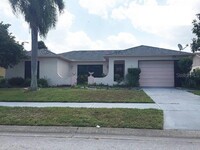 1236 Persimmon Dr in Holiday, FL - Building Photo - Building Photo