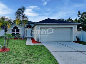 16560 Corner Lake Dr in Orlando, FL - Building Photo