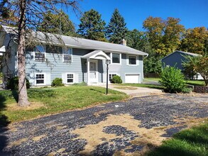 1468 N Alto Vista in Crystal Lake, IL - Building Photo - Building Photo