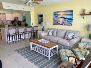 2124 S Atlantic Ave in New Smyrna Beach, FL - Building Photo - Building Photo