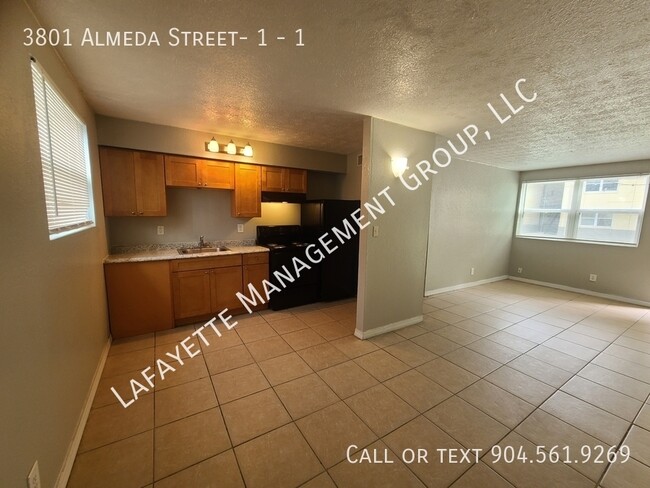 3801 Almeda St in Jacksonville, FL - Building Photo - Building Photo