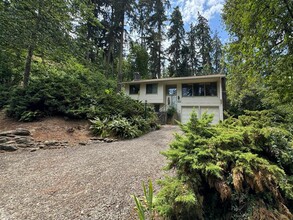 2848 Greentree Way in Eugene, OR - Building Photo - Building Photo