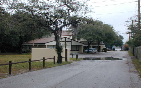 1050-1058 Spirit Lake Rd in Winter Haven, FL - Building Photo