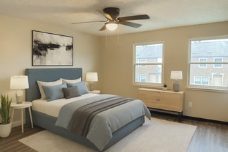 1600 Worthington Row Dr in Columbus, OH - Building Photo - Building Photo