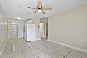6241 SW 24th St in Miramar, FL - Building Photo - Building Photo