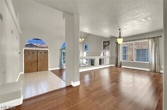 32 Myrtle Beach Dr in Henderson, NV - Building Photo - Building Photo