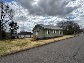 926 Logan St in Shelby, NC - Building Photo - Building Photo