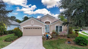 8419 Whispering Woods Ct in Lakewood Ranch, FL - Building Photo