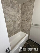 45 Chatham Square in Sayreville, NJ - Building Photo - Building Photo