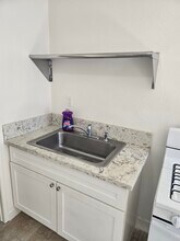 22 E 56th St, Unit 22 E 56th St in Long Beach, CA - Building Photo - Building Photo