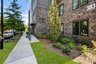 383 Grant Cir SE in Atlanta, GA - Building Photo - Building Photo