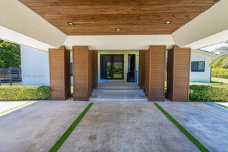 10506 SW 89th Pl in Miami, FL - Building Photo - Building Photo