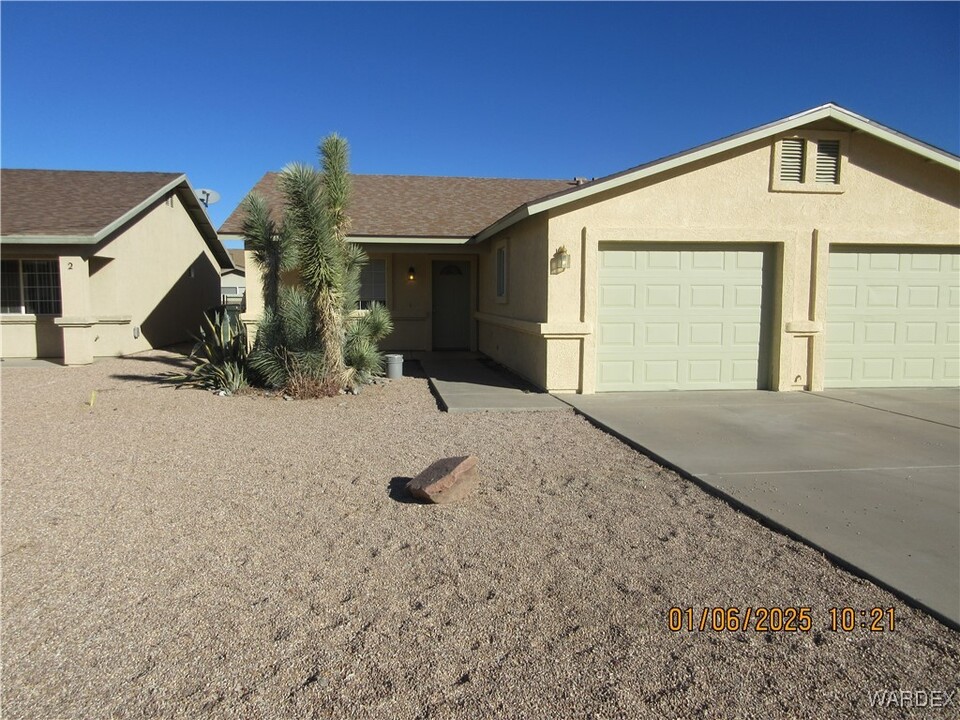 2473 Fox in Kingman, AZ - Building Photo