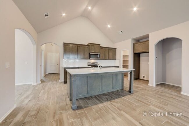 property at 2025 W Huntsville Pl