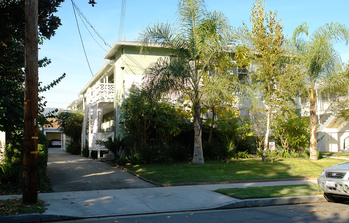 1009 E Garfield Ave in Glendale, CA - Building Photo