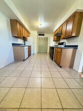 1005 Edison Glen Terrace in Edison, NJ - Building Photo - Building Photo