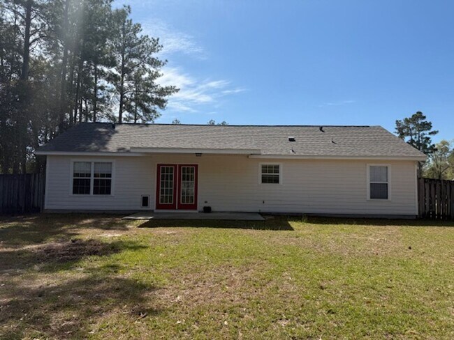 40 Gold Finch Way in Crawfordville, FL - Building Photo - Building Photo