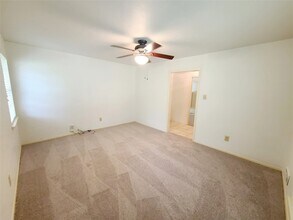 7409 Brentcove Cir in Dallas, TX - Foto de edificio - Building Photo