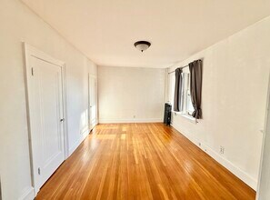 1662 Commonwealth Ave in Boston, MA - Building Photo - Building Photo