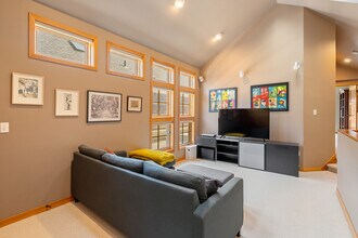 2537 NW Upshur St in Portland, OR - Foto de edificio - Building Photo