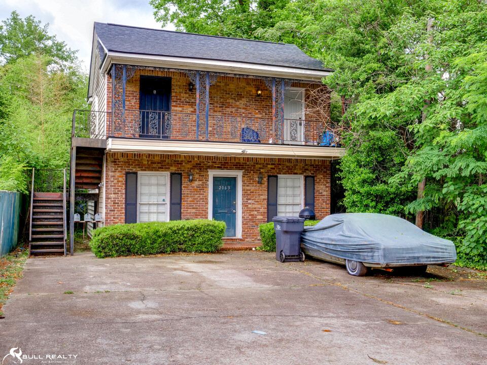 2063 Broad St in Augusta, GA - Building Photo