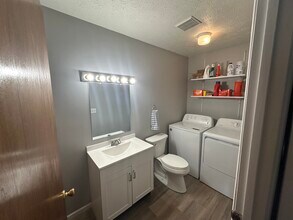 1727 N Lincoln St, Unit # 1727 in Bloomington, IN - Building Photo - Building Photo