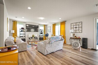 12644 Lake Taylor Ln in Jacksonville, FL - Building Photo - Building Photo
