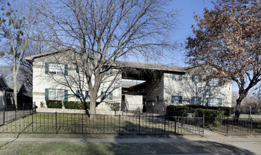 The Tara House Apartments in Dallas, TX - Building Photo - Building Photo