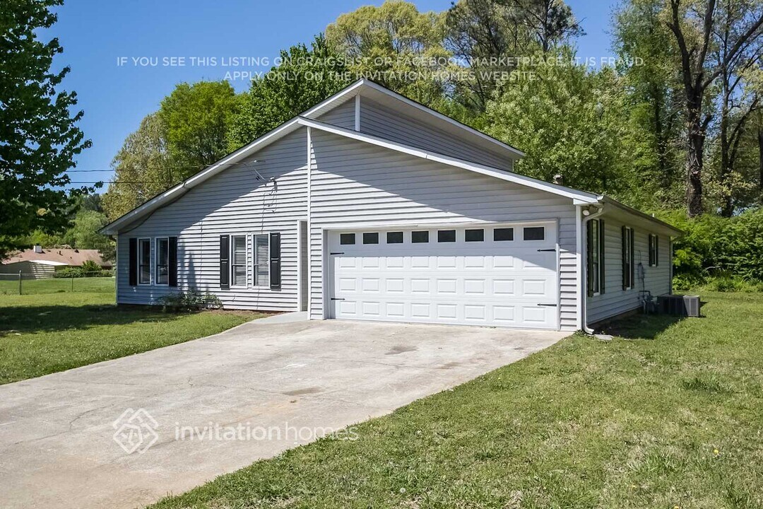 204 Sunnybrook Ct in Woodstock, GA - Building Photo