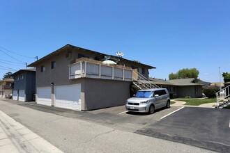 7612 Volga Dr in Huntington Beach, CA - Building Photo - Building Photo