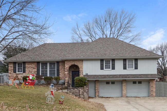 property at 716 N Choctaw Ave