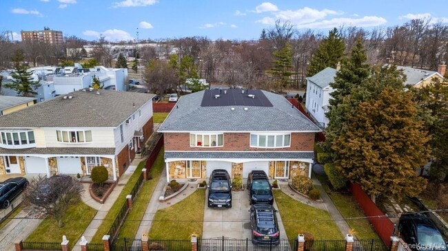 155-09 Locke Ave in Queens, NY - Building Photo - Building Photo