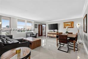 9511 Collins Ave in Surfside, FL - Building Photo