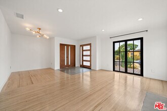 6116 W 85th Pl in Los Angeles, CA - Building Photo - Building Photo