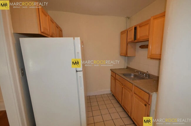 240 Kelton St, Unit 4 in Boston, MA - Building Photo - Building Photo