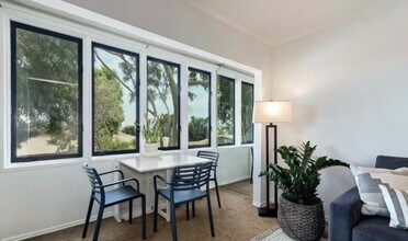 950 N Kings Rd, Unit 346 in West Hollywood, CA - Building Photo - Building Photo