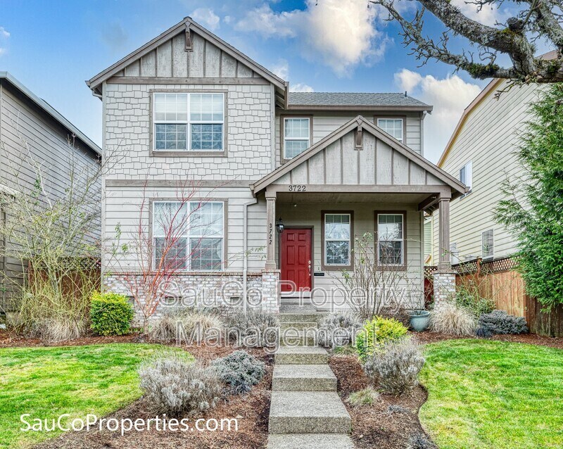 3722 SE Oakleaf St in Hillsboro, OR - Building Photo