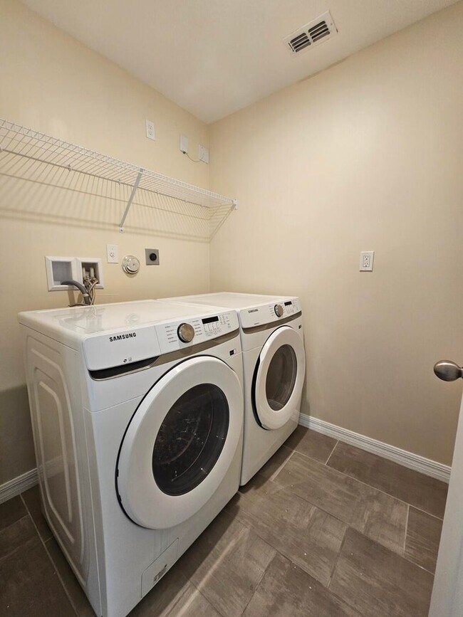 4041 Hot Springs Ave in Palm Springs, FL - Building Photo - Building Photo