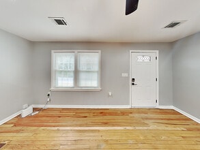 1770 Springview Rd NW in Atlanta, GA - Foto de edificio - Building Photo