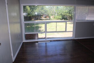 121 E Morningside Dr in Midwest City, OK - Building Photo - Building Photo