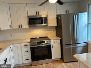 8317 Brookvale Ct in Springfield, VA - Building Photo - Building Photo