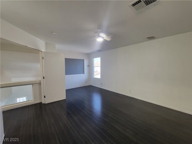 2094 Silver Breeze Ave in Las Vegas, NV - Building Photo - Building Photo