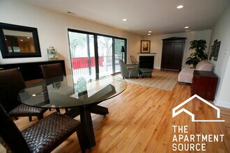 6954 N Greenview Ave in Chicago, IL - Building Photo - Building Photo