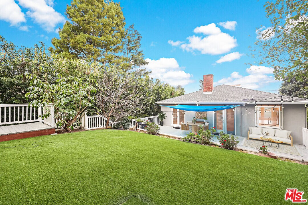 11423 Sunshine Terrace in Los Angeles, CA - Building Photo